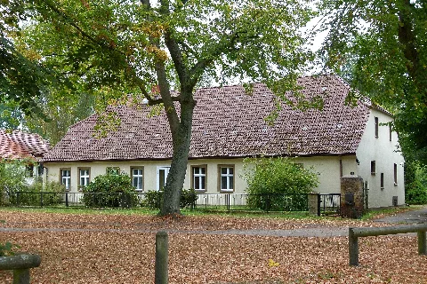 Dorfplatz 25