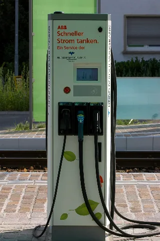 Dossenheim Strom Tanken 001