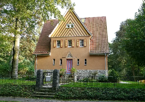 Dr.-Albert-Schweitzer-Straße