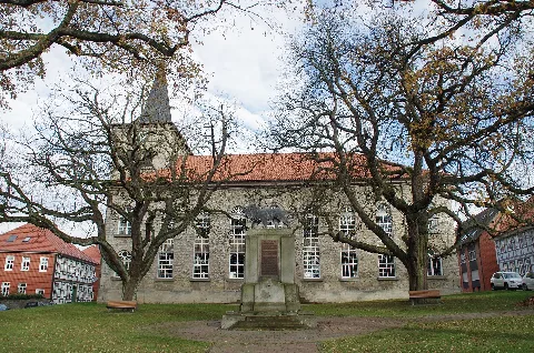 Dransfeld Kirche Mit Löwe