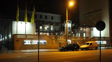 Dresden Kleines Haus Nachts 1