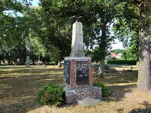 Düben,Gefallenendenkmal I.und Ii.weltkrieg