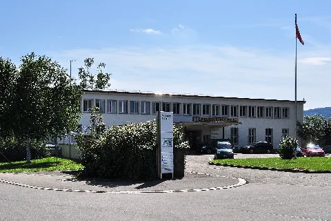 Dübendorf (Wangen Brüttisellen) Flugplatz Ehemaliges Aufnahmegebäude Zivilflugplatz, Dübendorfstrasse 2011 09 01 15 01 44