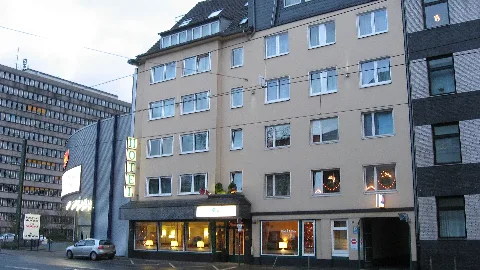 Düsseldorf. Flora Hotel Building. Panoramio