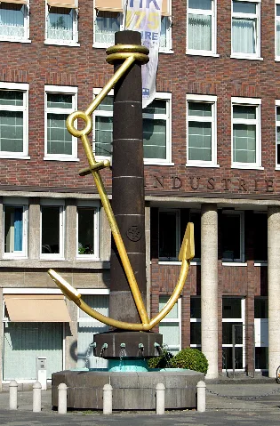 Duisburg Brunnen Mit Anker Vor Ihk