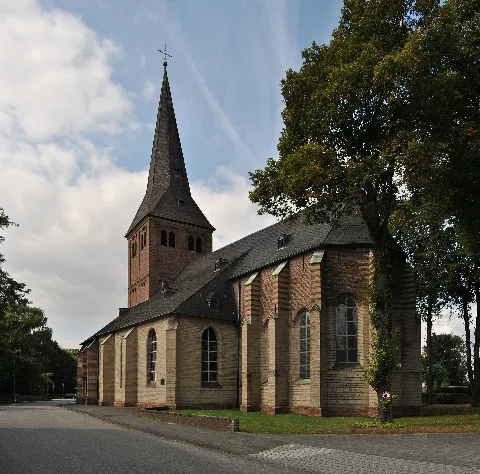 Duisburg, Hochemmerich, Christuskirche, 2012 09 Cn 03