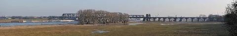 Duisburg, Hochfelder Eisenbahnbrücke, 2011 01 Cn 01
