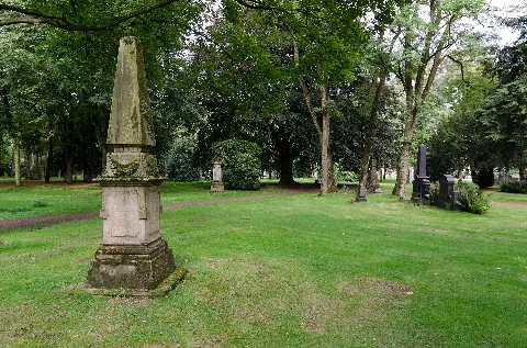 Duisburg, Homberg, Alter Friedhof, 2015 09 Cn 04