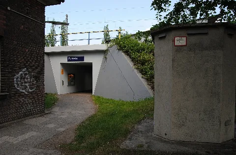 Duisburg, Rumeln, Bahnhof, 2010 05 Cn 02