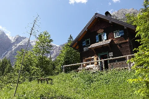 Eckberthuette, Bluehnbachtal (Aut), 1140 M Ü. Nn
