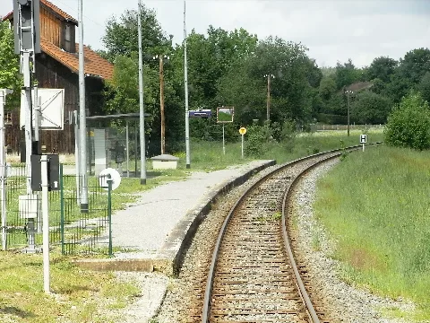 Edling, Haltestelle 1