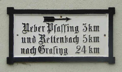 Edling, Wegweiser Am Rathaus, 1