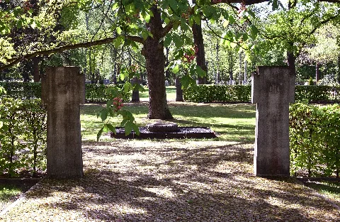 Ehrenhain Der Gefallenen Des Ersten Weltkriegs (Parkfriedhof Marzahn) Berlin 03