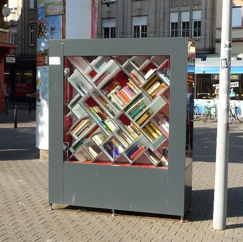 Ein Kubikmeter Bildung Offener Bücherschrank Am Neumarkt Panoramio