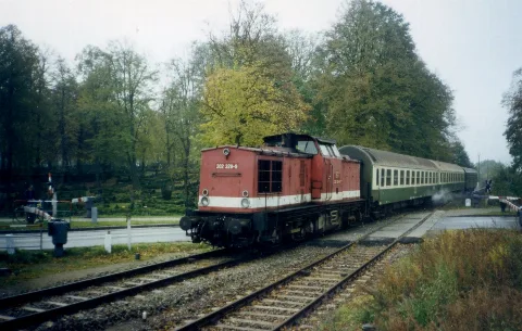 Einfahrt, Bahnhof Plau Am See, Db Ex Dr 202 329 9 Mit Personenzug, Strecke Güstrow–Meyenburg October 1994 Flickr Sludgegulper