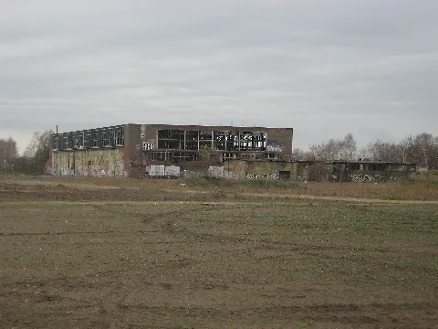 Einfliegehalle