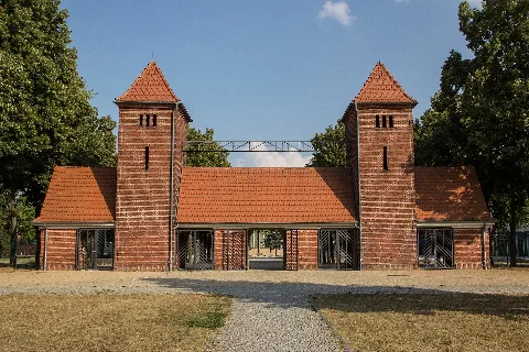 Eingangstor Des Luftschiffhafens (2016)