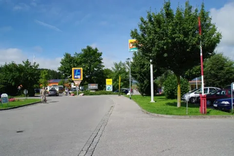 Einkaufszentrum Am Moosanger Geo En.hlipp.de 12578