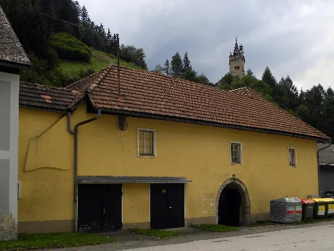 Eisenerz Mario Stecher Platz 3 Mit Schichtturm Im Hintergrund