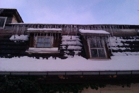Eiszapfen Am Institut Für Philosophie, Uni Jena Imag5259