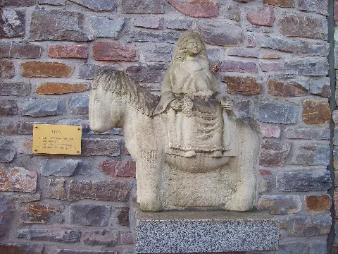 Eponafigur Am Eingang Des Mühltals In Boppard