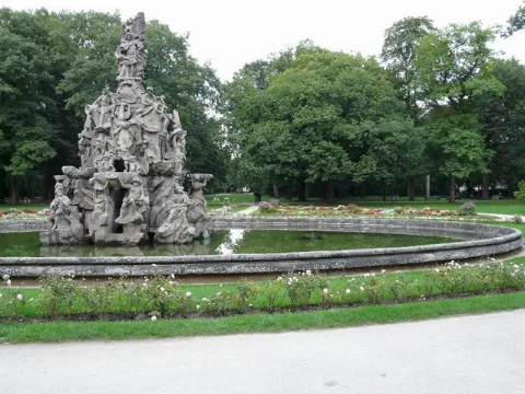 Erlangen. Hugenotten Brunnen Im Schlosspark. Geo En.hlipp.de 13663