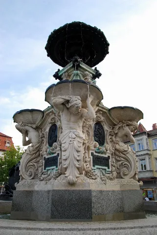 Erlangen Marktplatz Paulibrunnen 003