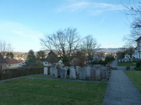 Ettingen Graveyard P1000490