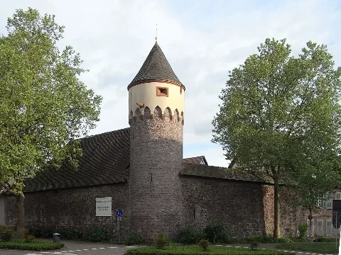 Ettlingen, Lauerturm 4