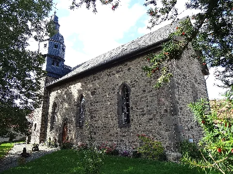 Evangelische Kirche (Burkhardsfelden) Von Südosten 04