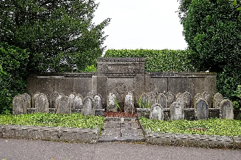 Evangelischer Friedhof Lüttringhausen Grab Familie Arnold Wilhelm Hardt