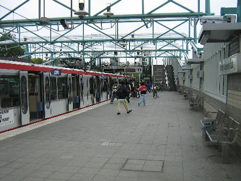 Fahrgastwechsel Ruhr Uni