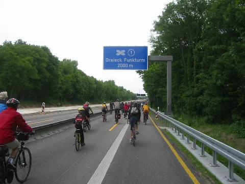 Fahrradsternfahrt 2012 Auf Der Avus A115 2Km Vor Dem Dreieck Funkturm