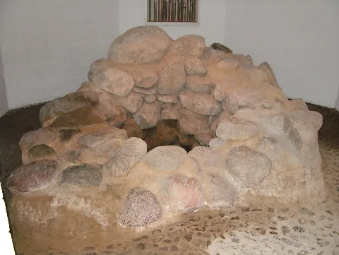 Feldsteinbrunnen Backbergstraße 38 Berlin Britz