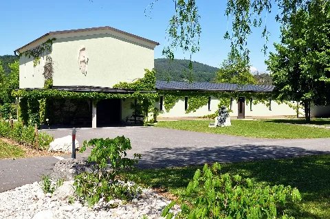 Mortuary and sculpture "The Mourning" at the square in front of the Park Cemetery, Georg-Lora-Street #28, municipality Ferlach, district Klagenfurt Land, Carinthia, Austria, EU