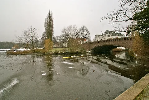 Fernsichtbrücke Über Den Rondeelkanal In Hamburg