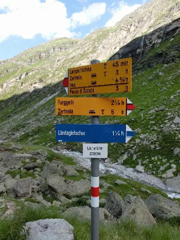 Fingerpost Near Länta Hütte