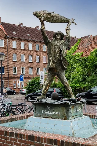 Fischerbrunnen Cuxhaven Segelckestraße 2013