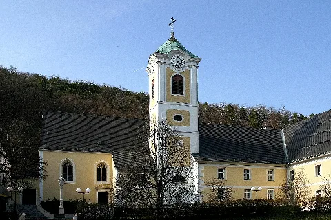 Forchtenstein Pfarrkirche Maria Himmelfahrt (01)