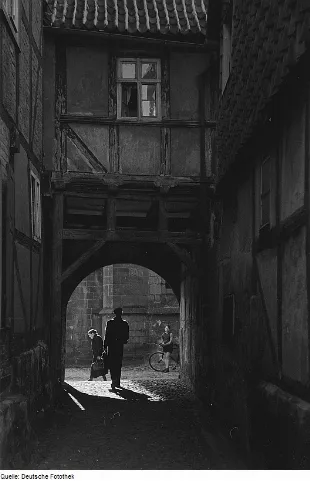 Fotothek Df Roe Neg 0006125 024 Roger Rössing In Der Altstadt