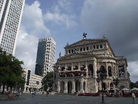 Innenstadt. Opernplatz The original opera house in Frankfurt is now the Alte Oper (Old Opera), a concert hall and former opera house in Frankfurt. Arch. Richard Lucae and Philipp Holzmann 1873-80. Destroyed by bombs in 1944. It was rebuilt, slowly, in the 1970s, opening again in 1981.