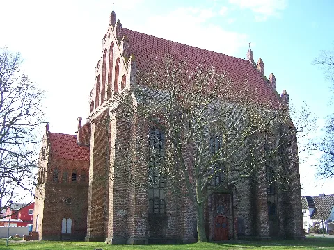 Franzburg, Kirche Seitenansicht (2008 04 20)
