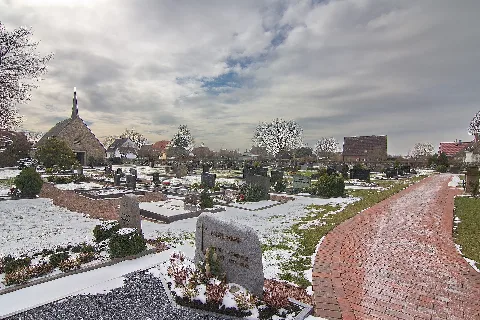 Friedhof Vor Der Der Elisabethkirche In Sachsenhagen Img 5234