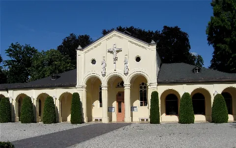 Friedhofstr. 1 Aussegnungshalle Landshut 2