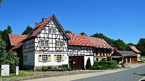 Friedrichsrode ist ein Ortsteil der Gemeinde Helbedündorf im Kyffhäuserkreis in Thüringen. Der Ort liegt mitten in ausgedehnten Buchenwäldern des Dün nahe dem Helbetal. Friedrichsrode ist ein vergleichsweise junges Dorf. Es wurde von König Friedrich I. gegründet und im Jahr 1706 erstmals urkundlich erwähnt.