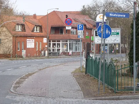 Früherer Zustand, Südseite Potsdamer Straße, Einmündung Weinbergsweg Panoramio