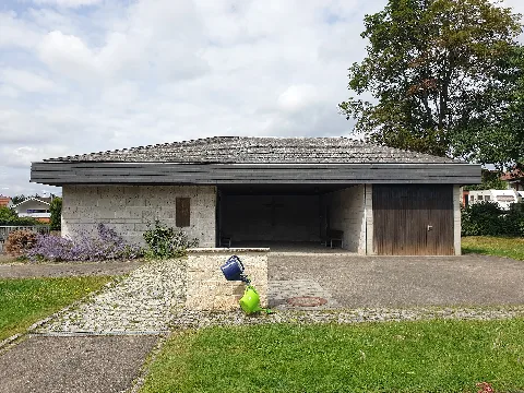 Gächingen Friedhof Aussegnungshalle (1)