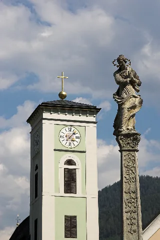 Gaming Mariensaeule Und Kirchturm