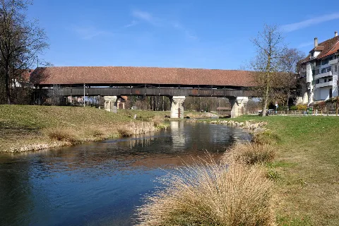 Gedeckte Holzbruecke Aarberg 01 11