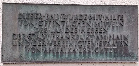 Gedenkplakette Zur Förderung Des Wiederaufbaus Des Institutsgebäudes